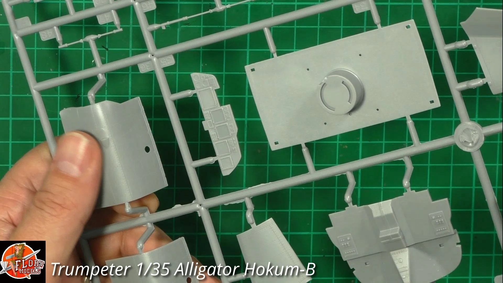 はむページ Trumpeter 1/35 Alligator Hokum B Review — Flory Models
